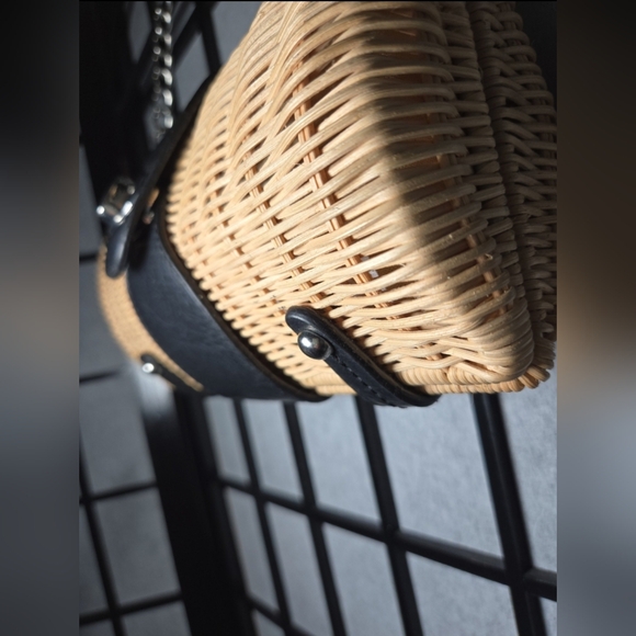 Wicker Baguette Shoulder Bag - Picture 3 of 6